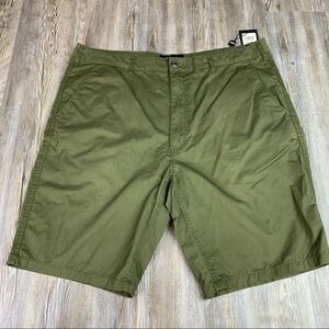 NWT CSG Olive Green Flat Front Shorts Size 40